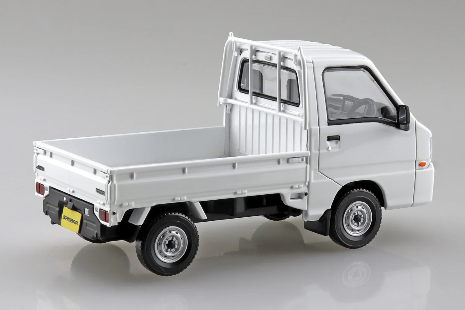 Aoshima 1/32 Snap Kit Subaru Sambar Truck (Frost White) - Image 3