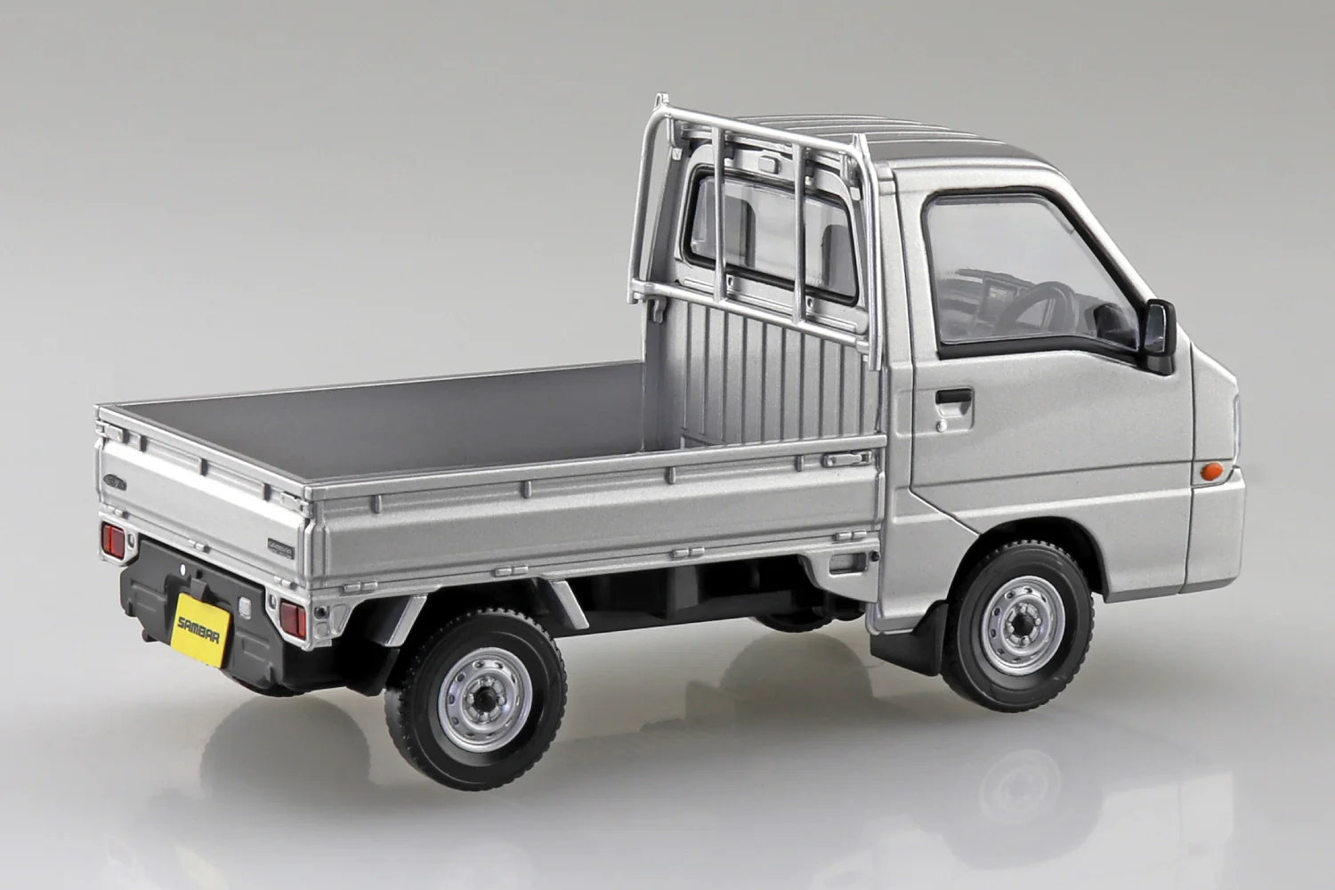 Aoshima 1/32 Snap Kit Subaru Sambar Truck (Sterling Silver Metallic) - Image 3