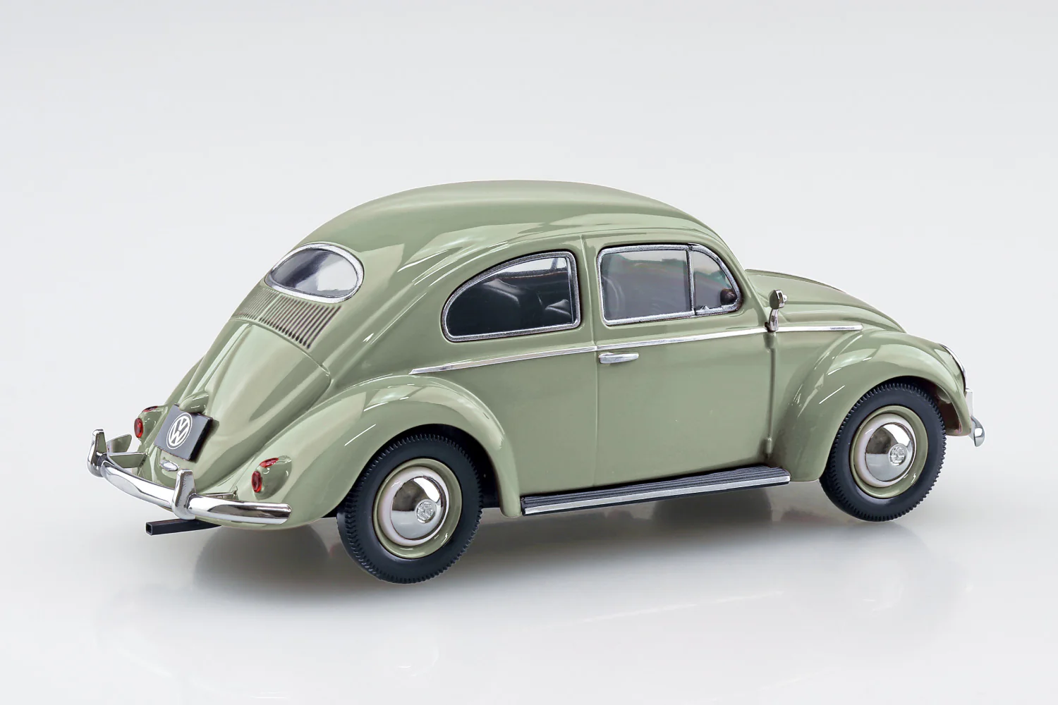 Aoshima 1/32 Volkswagen Beetle (Reed Green) - Image 2