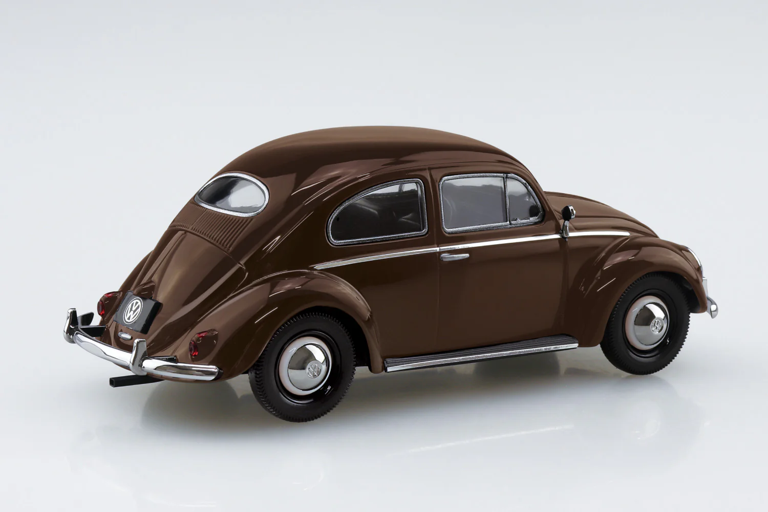 Aoshima 1/32 Volkswagen Beetle (Texas Brown) - Image 2