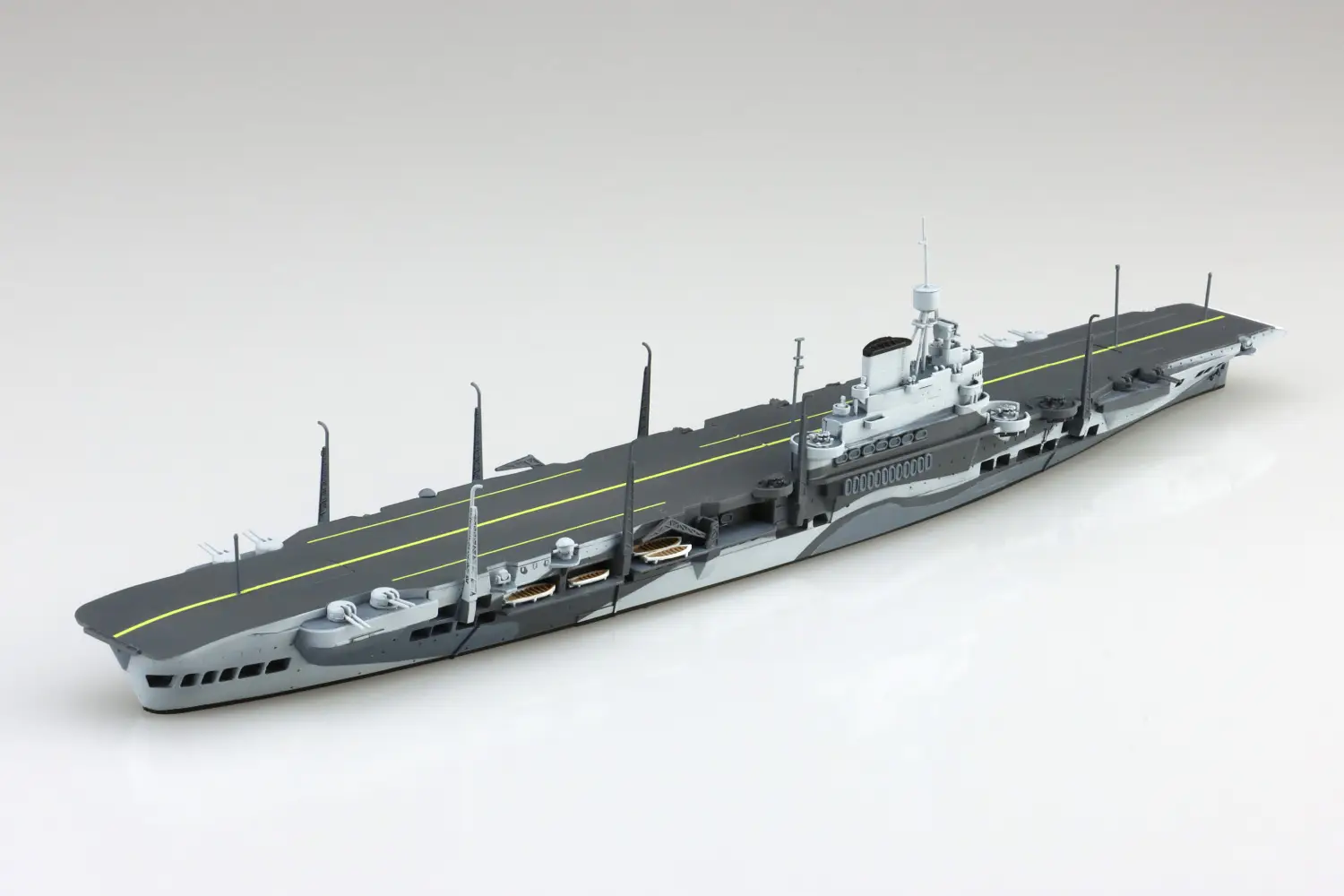 Aoshima 1/700 British Aircraft Carrier HMS ILLUSTRIOUS - Image 3