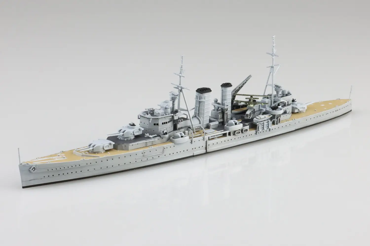 Aoshima 1/700 British Heavy Cruiser Exeter - Image 2