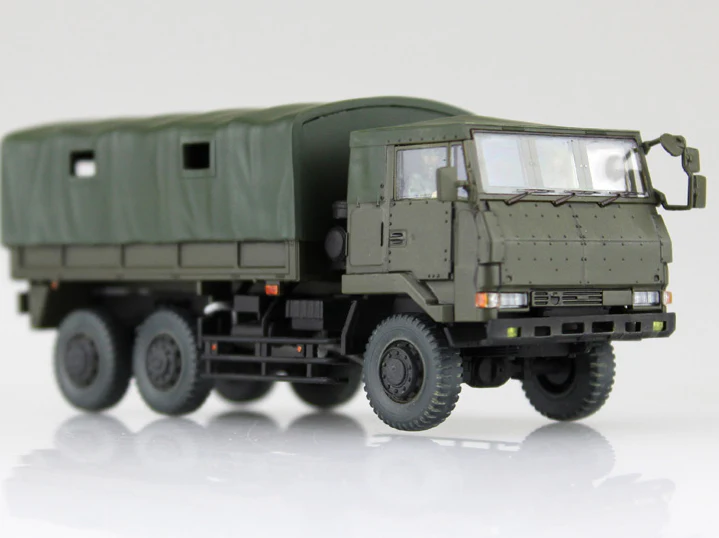 Aoshima 1/72 JGSDF 3 1/2T Truck With Additional Armor (W/4 Figures) - Image 3