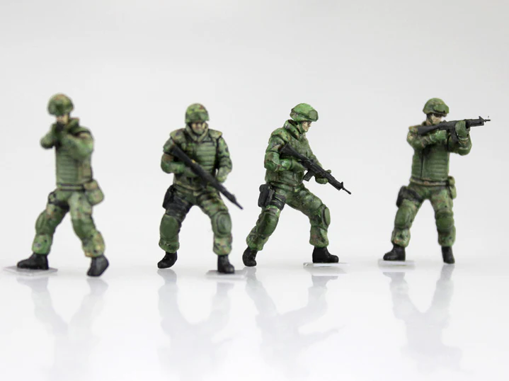 Aoshima 1/72 JGSDF 3 1/2T Truck With Additional Armor (W/4 Figures) - Image 6
