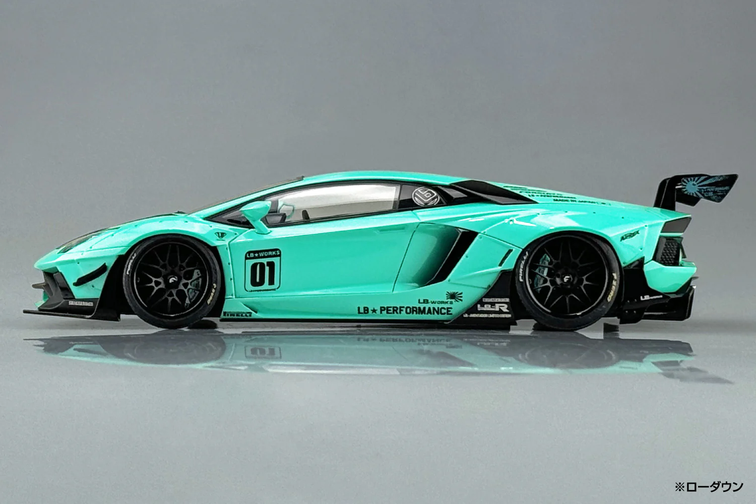 Aoshima LB-WORKS 1/24 Lamborghini Aventador Limited Edition Ver.2 - Image 4