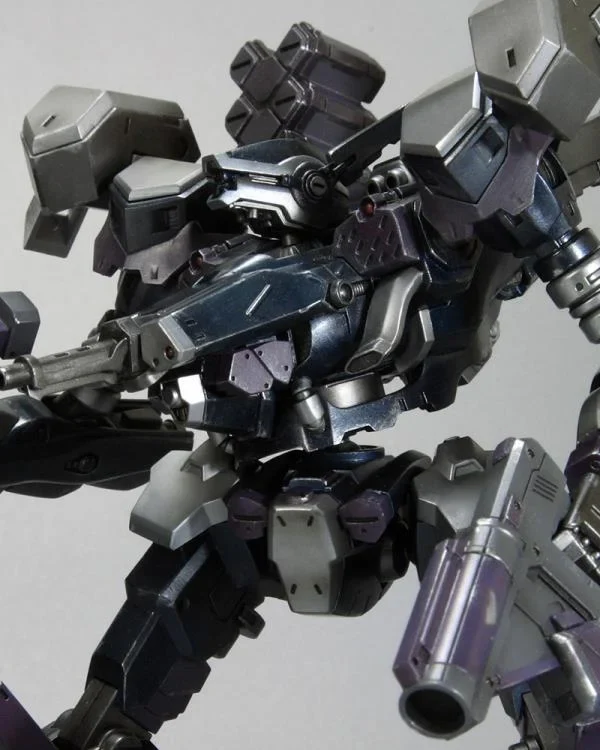 Armored Core Crest CR-C840/UL (Lightweight Class Ver.) 1/72 Scale Model Kit (Reissue) - Image 8