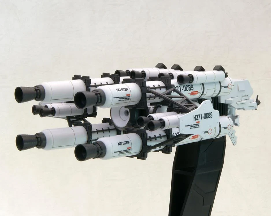 Armored Core Variable Infinity Lineark White Glint & V.O.B. 1/72 Scale Model Kit Set - Image 17