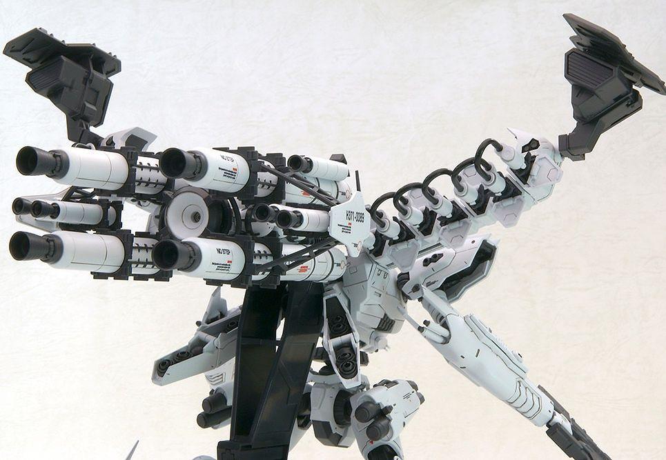 Armored Core Variable Infinity White Glint & V.O.B. Model Kit Set - Image 9