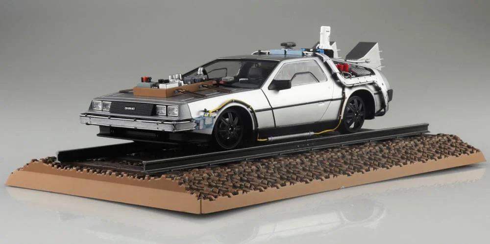 Back to the Future Part III Movie Mecha No.BT-04 Time Machine with Railroad 1/24 Scale Model Kit - Image 2