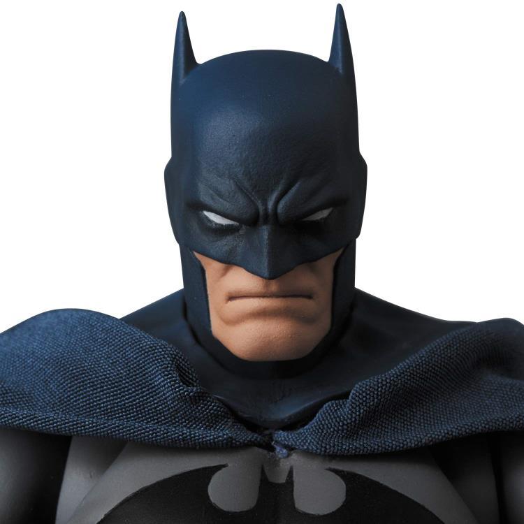 Batman Hush MAFEX No.105 Batman Action Figure - Image 10