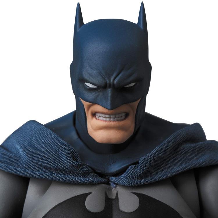 Batman Hush MAFEX No.105 Batman Action Figure - Image 11