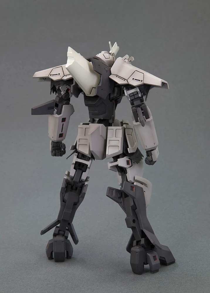 Broken Blade Delphine (Renewal Ver.) 1/60 Scale Model Kit - Image 3
