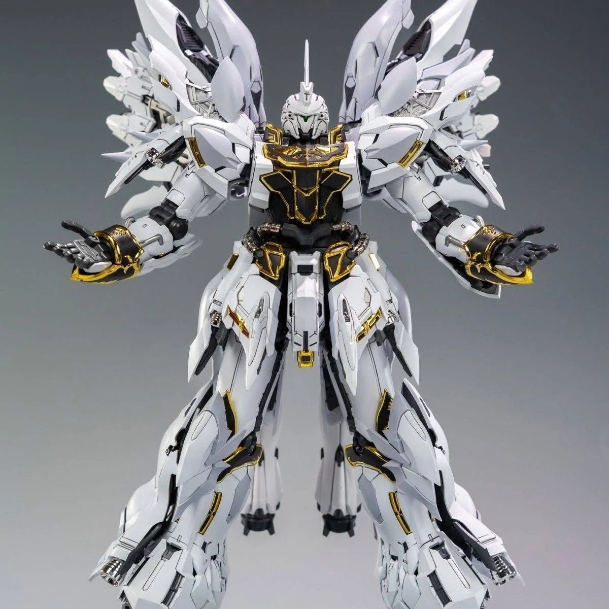Comet Technology 1/100 scale White Version Model Kit - Image 2