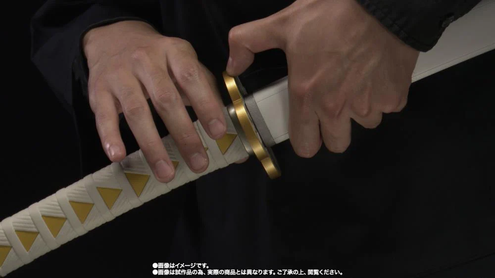 Demon Slayer: Kimetsu no Yaiba Proplica Zenitzu Agatsuma's Nichirin Sword - Image 8