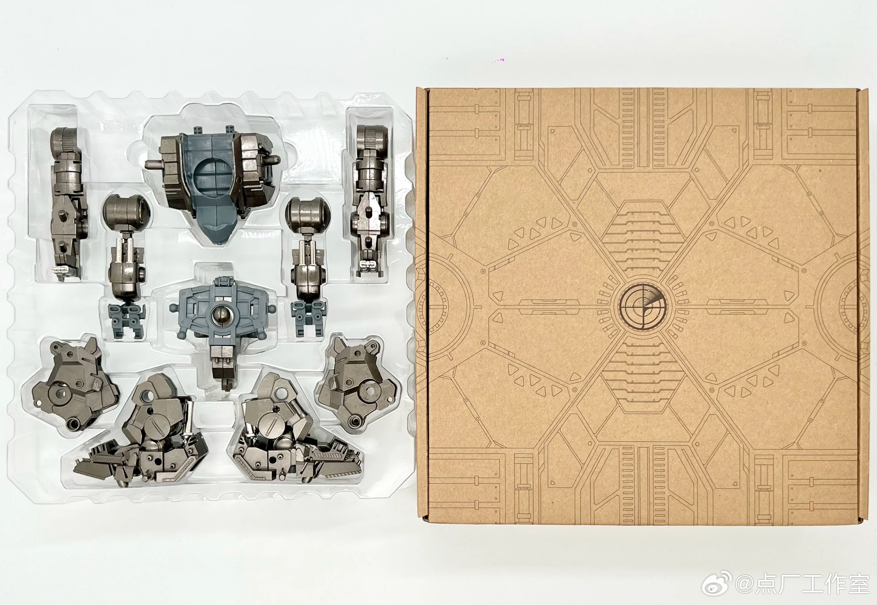Dot Workshop Alloy Upgrade Kit for MG Sazabi (Ver.Ka) (Pre-assembled) - Image 4