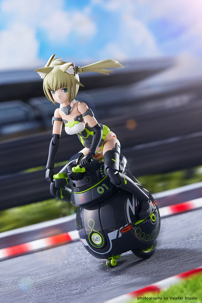 Frame Arms Girl x Maruttoys Innocentia (Racer Ver.) and Noseru (Racing Specs Ver.) Model Kit - Image 3