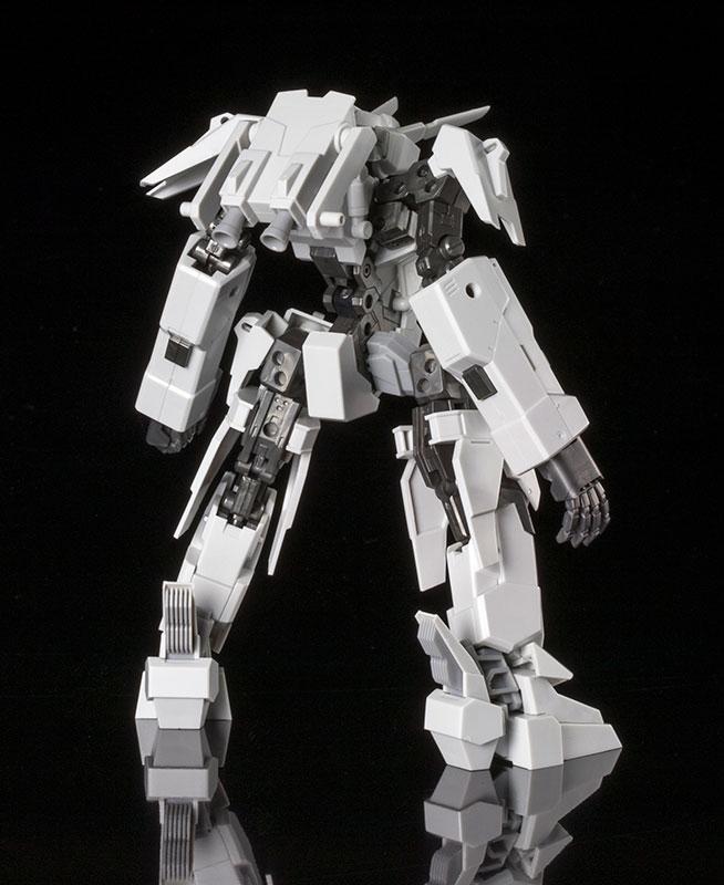 FRAME ARMS KOBOLD + STRAUSS ARMOR SET (VER F.M.E.) PLASTIC MODEL KIT - Image 4