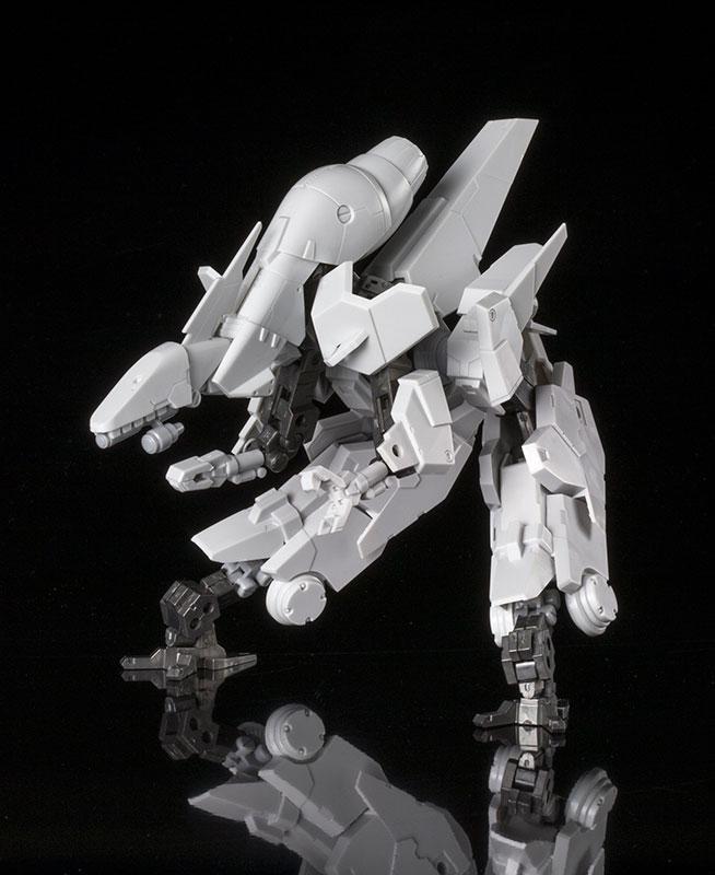 FRAME ARMS KOBOLD + STRAUSS ARMOR SET (VER F.M.E.) PLASTIC MODEL KIT - Image 5