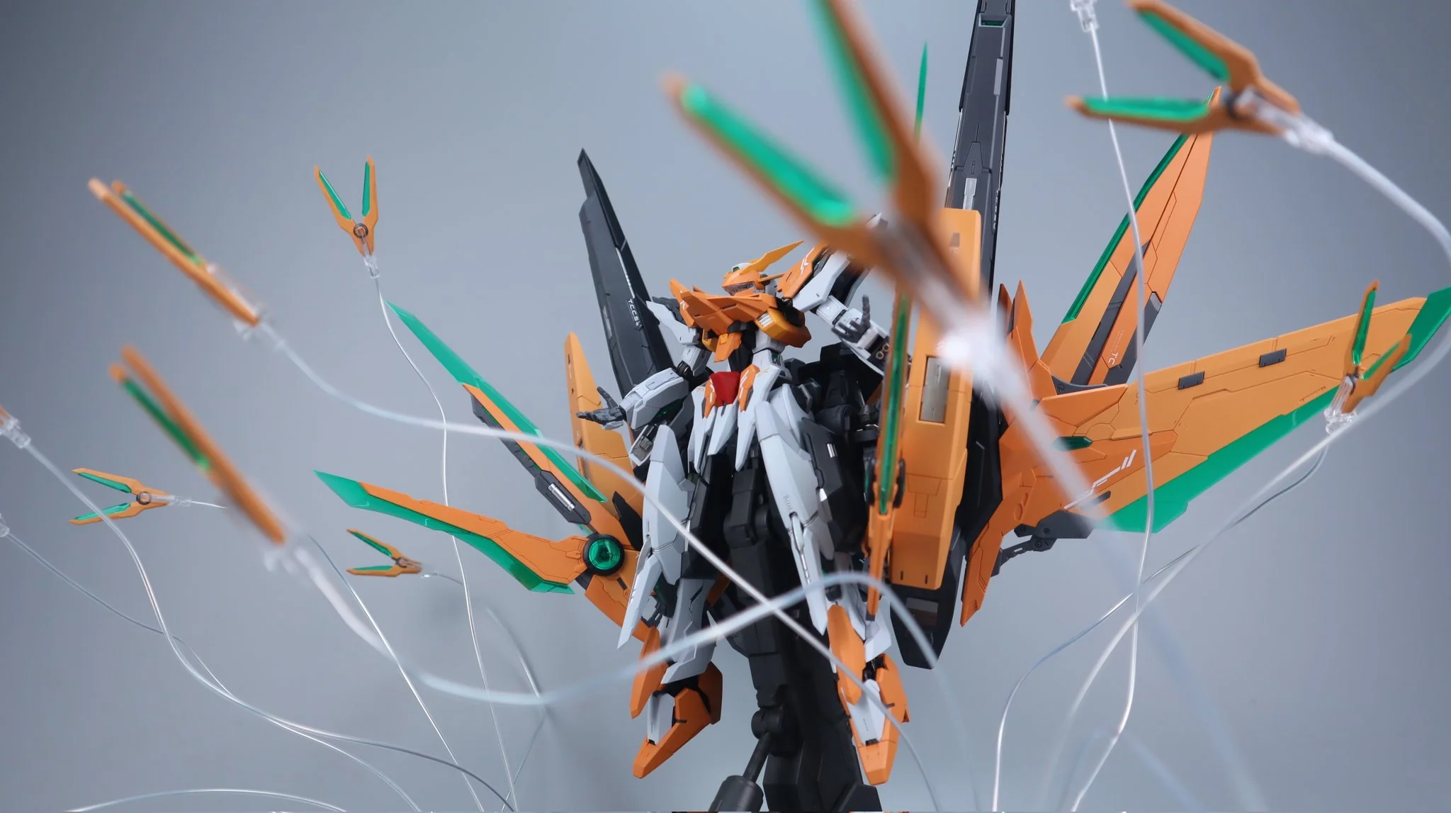 Frame Series TC-004 Star Abyss (Orange) 1/100 Scale Model Kit - Image 3