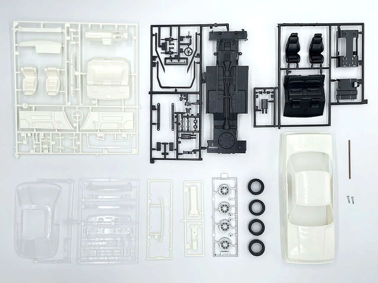 Fujimi 1/24 RICOH NISSAN SKYLINE GTS-R (R31 Gr.A 1988) - Image 2