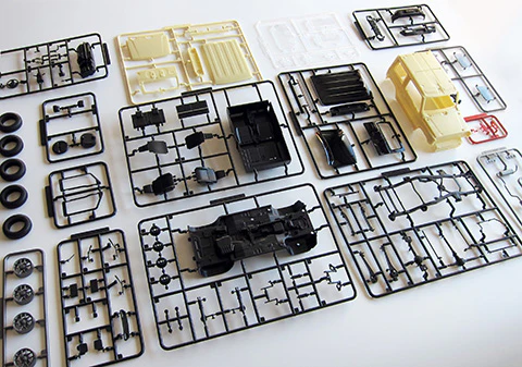 Fujimi 1/24 Suzuki Jimny JB64 (Chiffon Ivory Metallic/Black 2 Tone Roof) - Image 2
