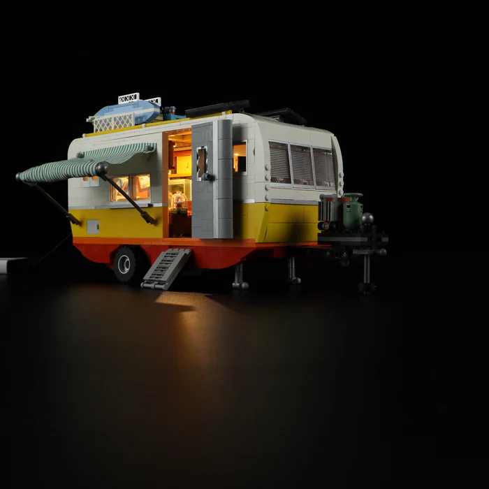 Funwhole F9032 Travel Trailer - Image 3