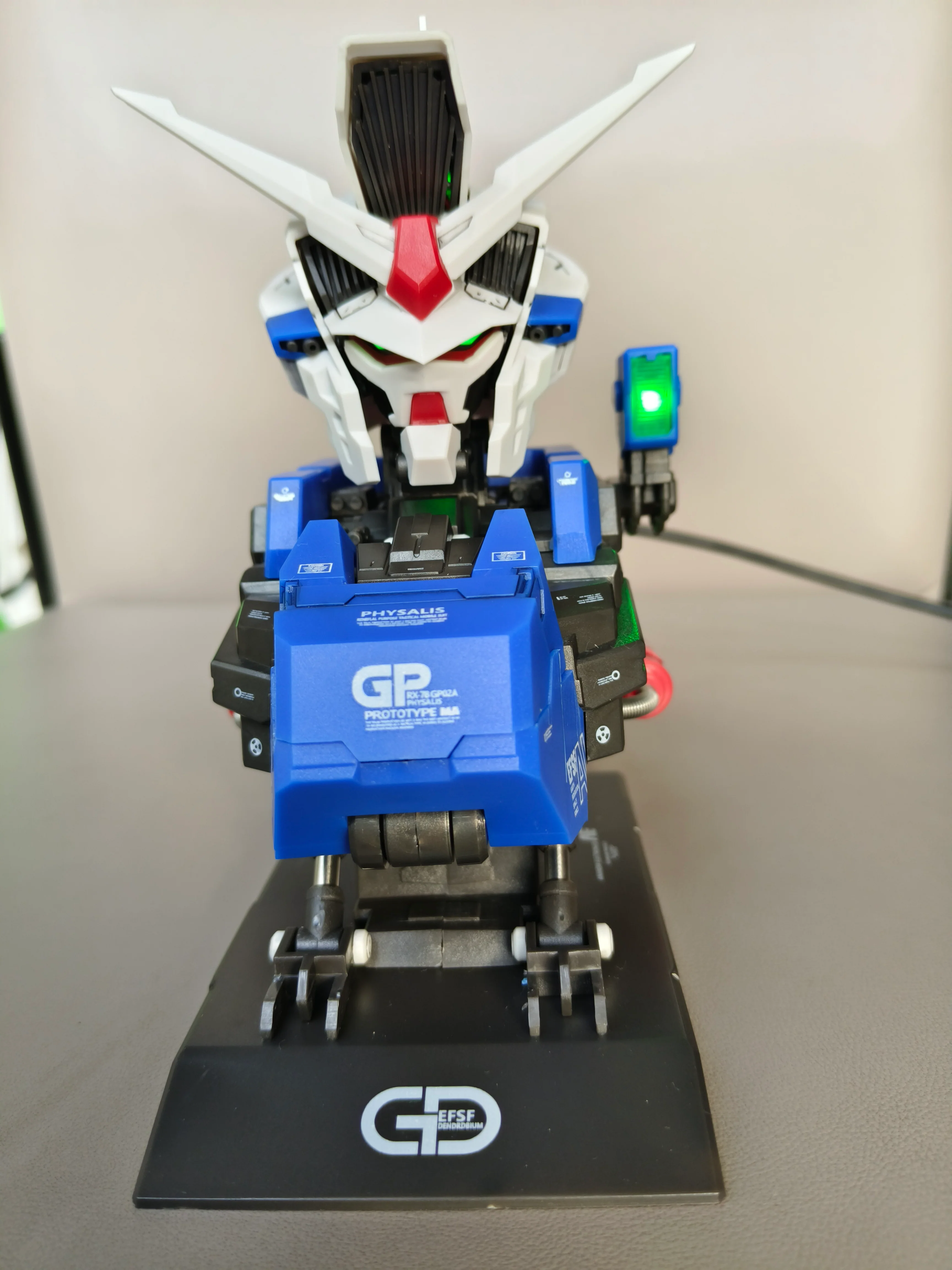 GP02 Bust 1/38 Scale Model Kit - Image 4