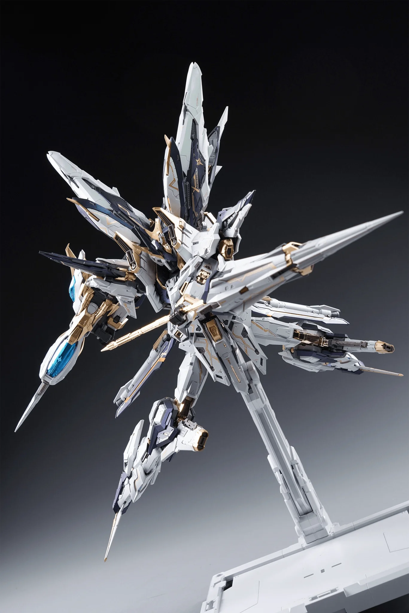 Infinity Nova Aurora 1/100 Scale Model Kit - Image 11