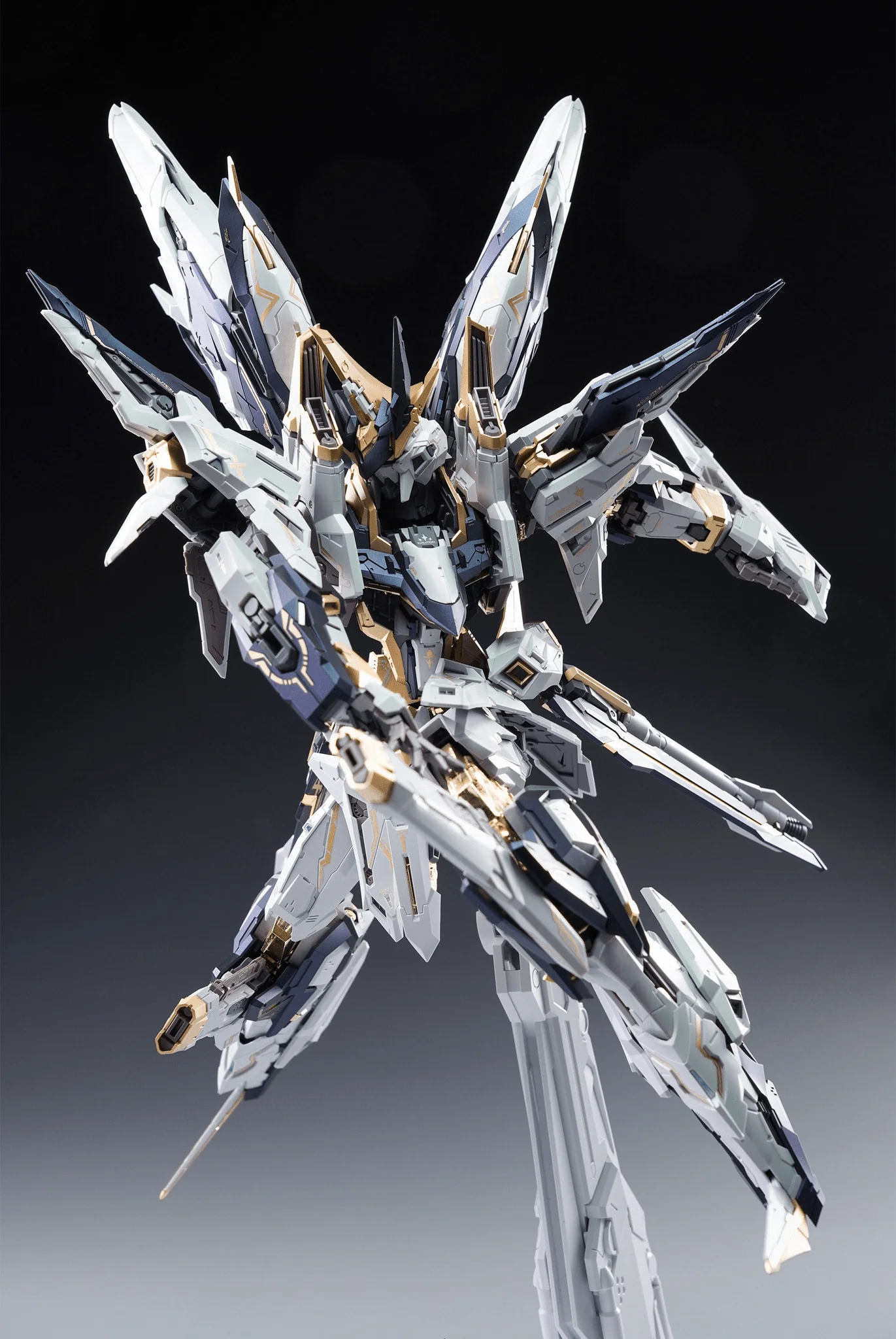 Infinity Nova Aurora 1/100 Scale Model Kit - Image 12