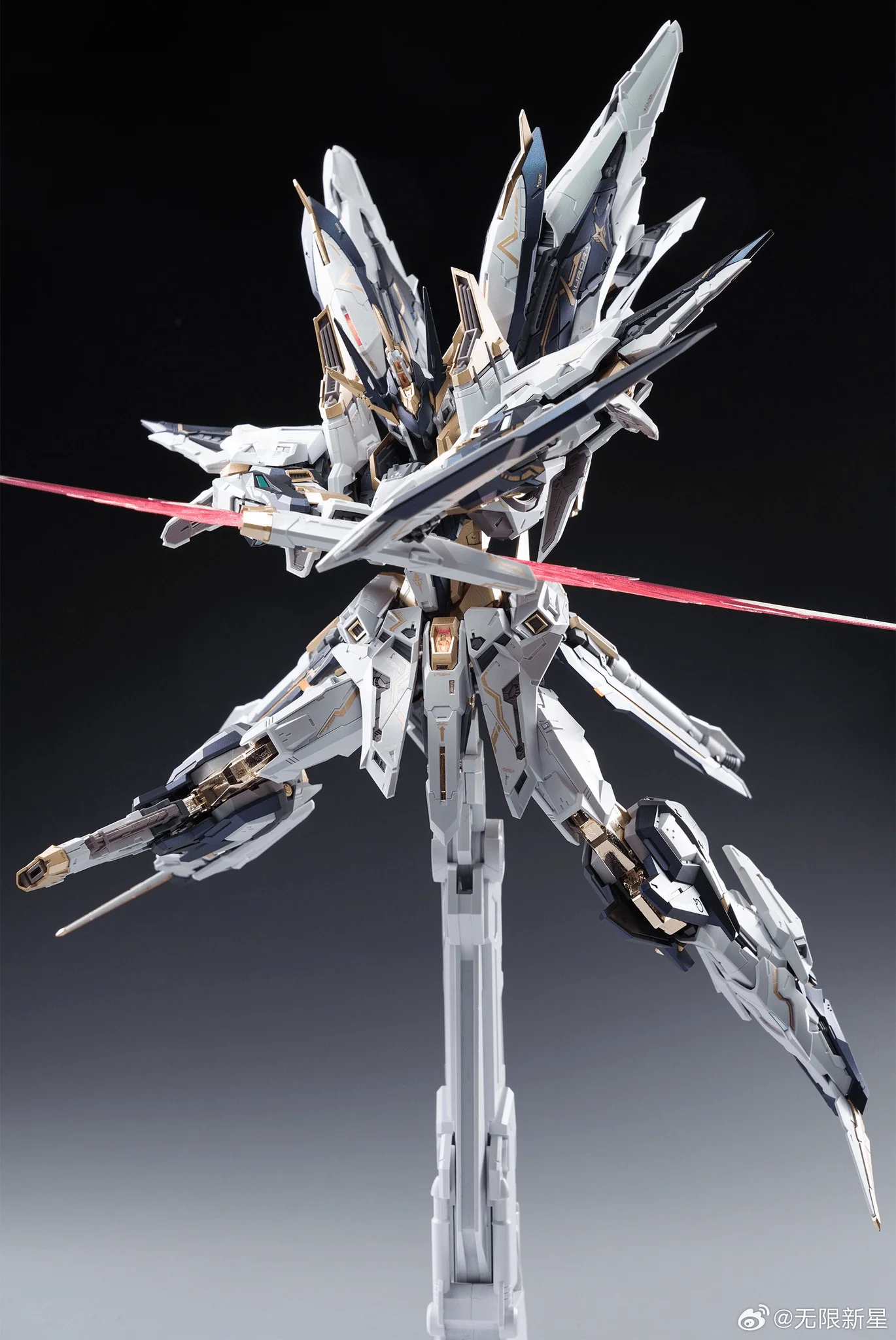 Infinity Nova Aurora 1/100 Scale Model Kit - Image 13