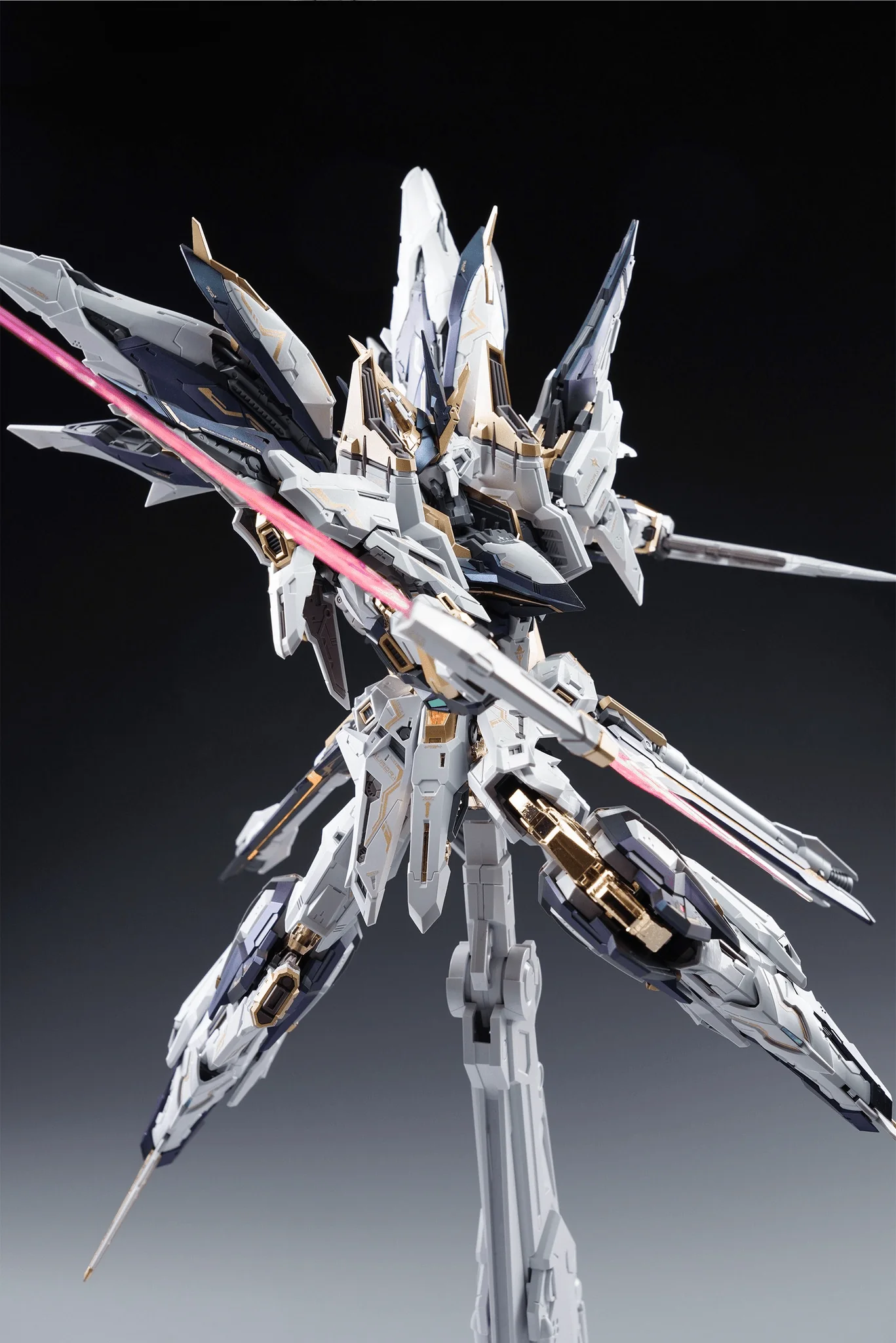 Infinity Nova Aurora 1/100 Scale Model Kit - Image 15