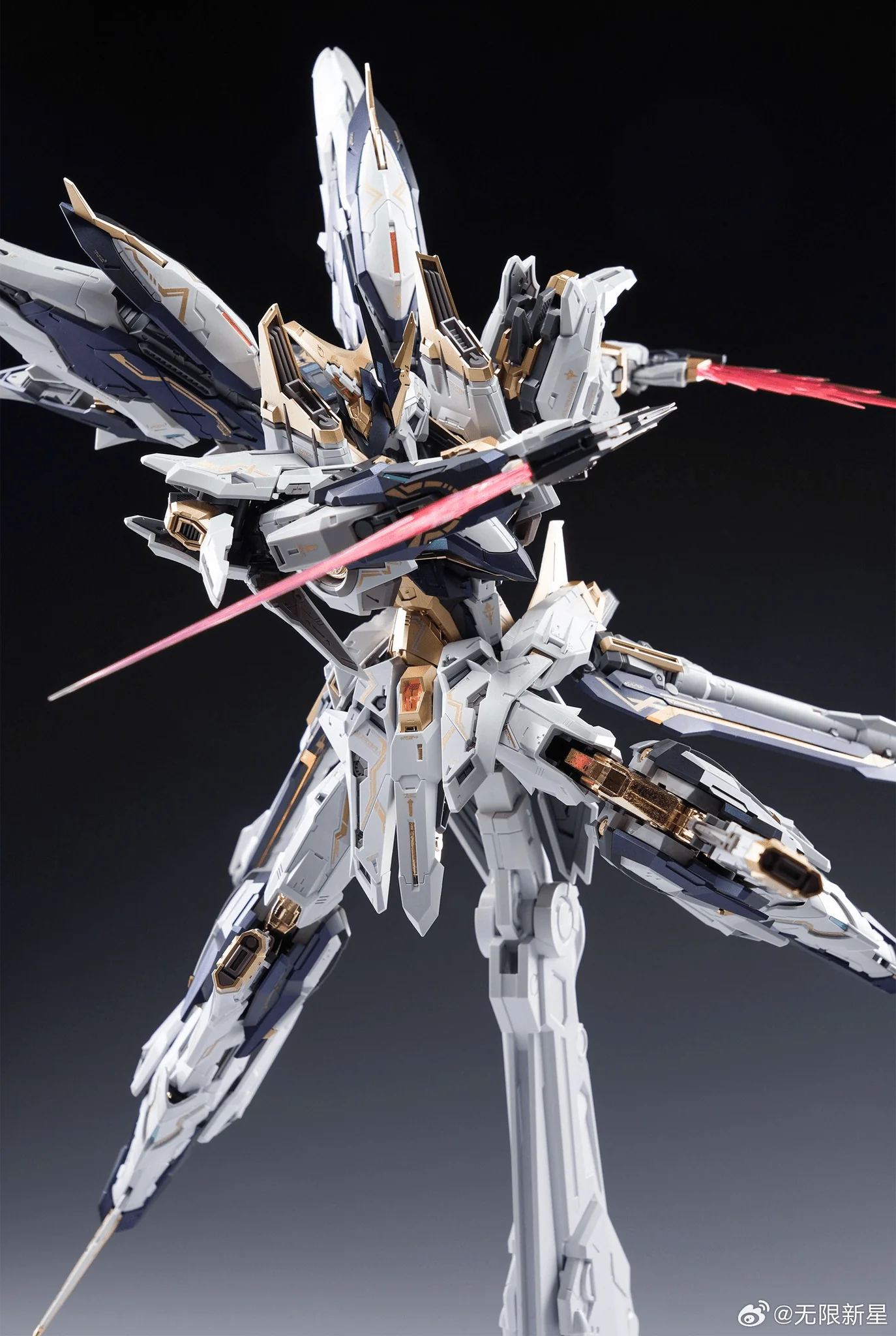 Infinity Nova Aurora 1/100 Scale Model Kit - Image 19
