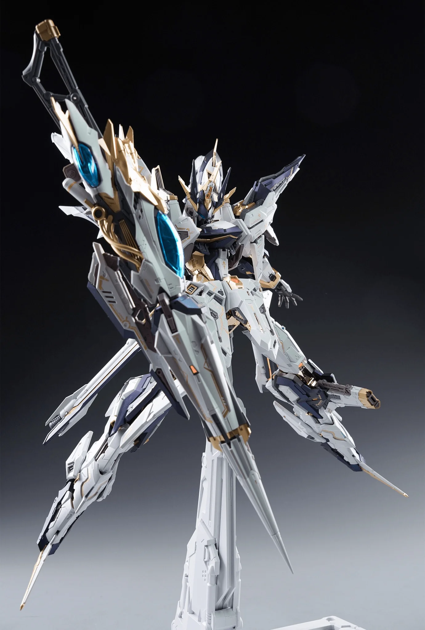 Infinity Nova Aurora 1/100 Scale Model Kit - Image 3