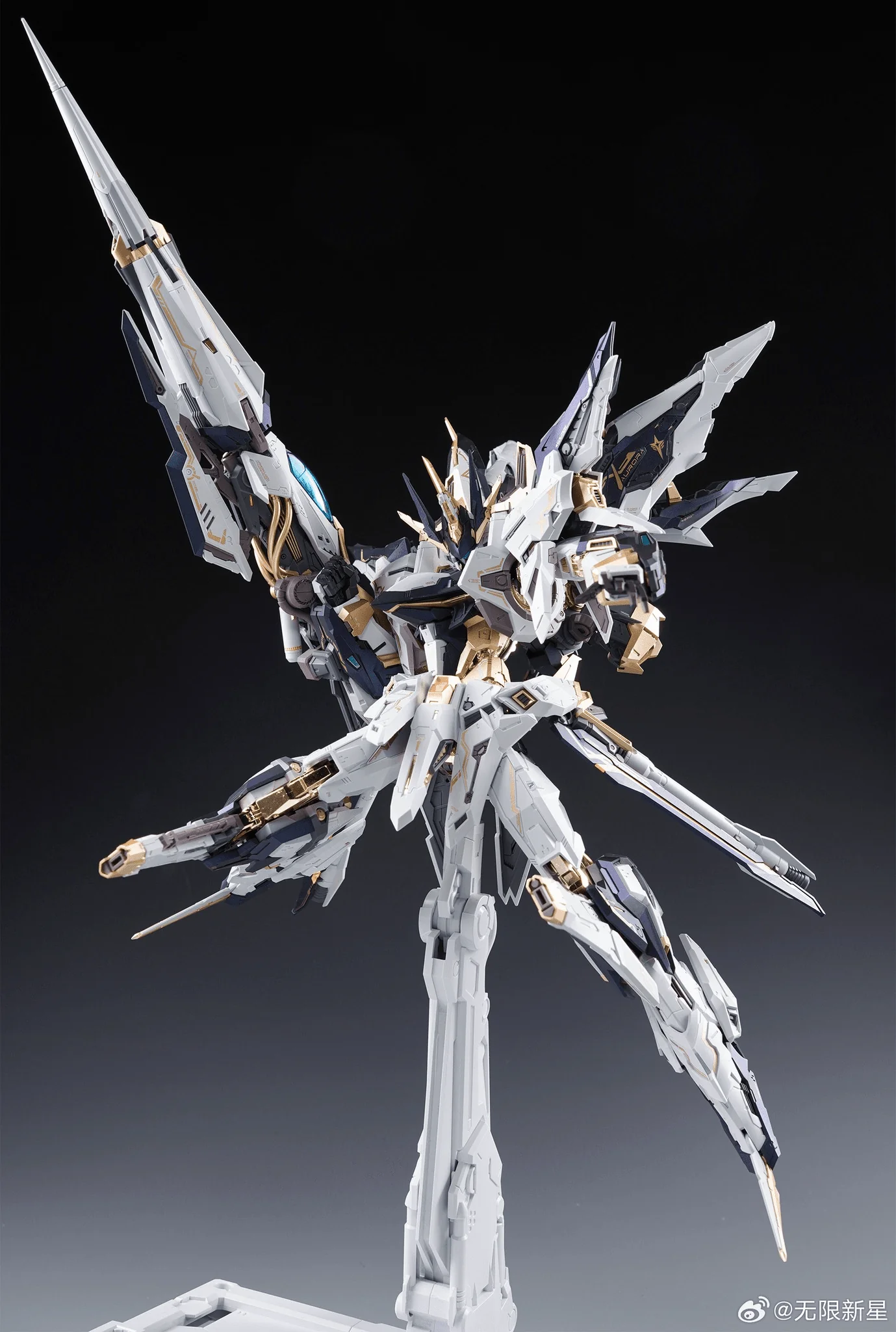 Infinity Nova Aurora 1/100 Scale Model Kit - Image 4