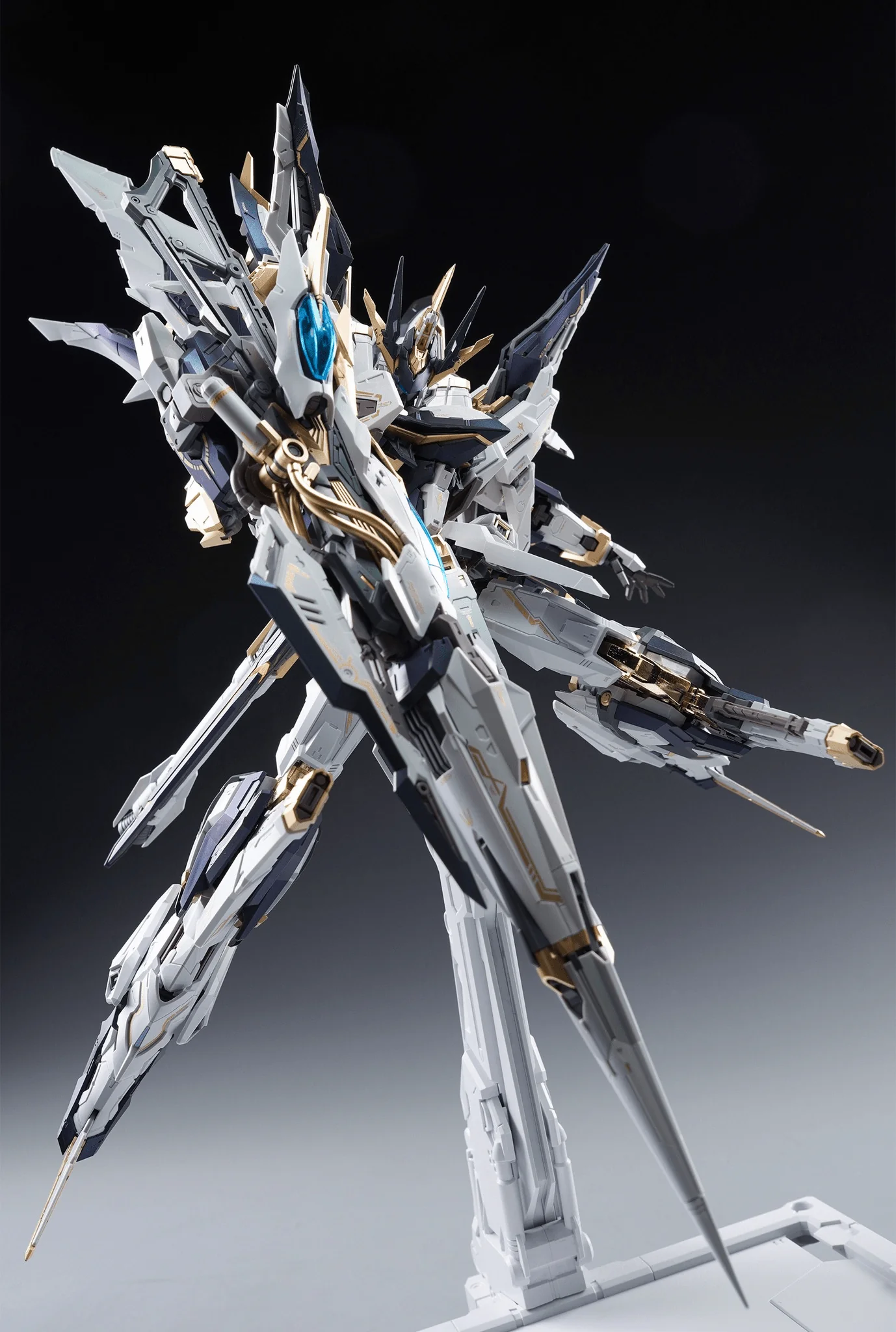 Infinity Nova Aurora 1/100 Scale Model Kit - Image 6