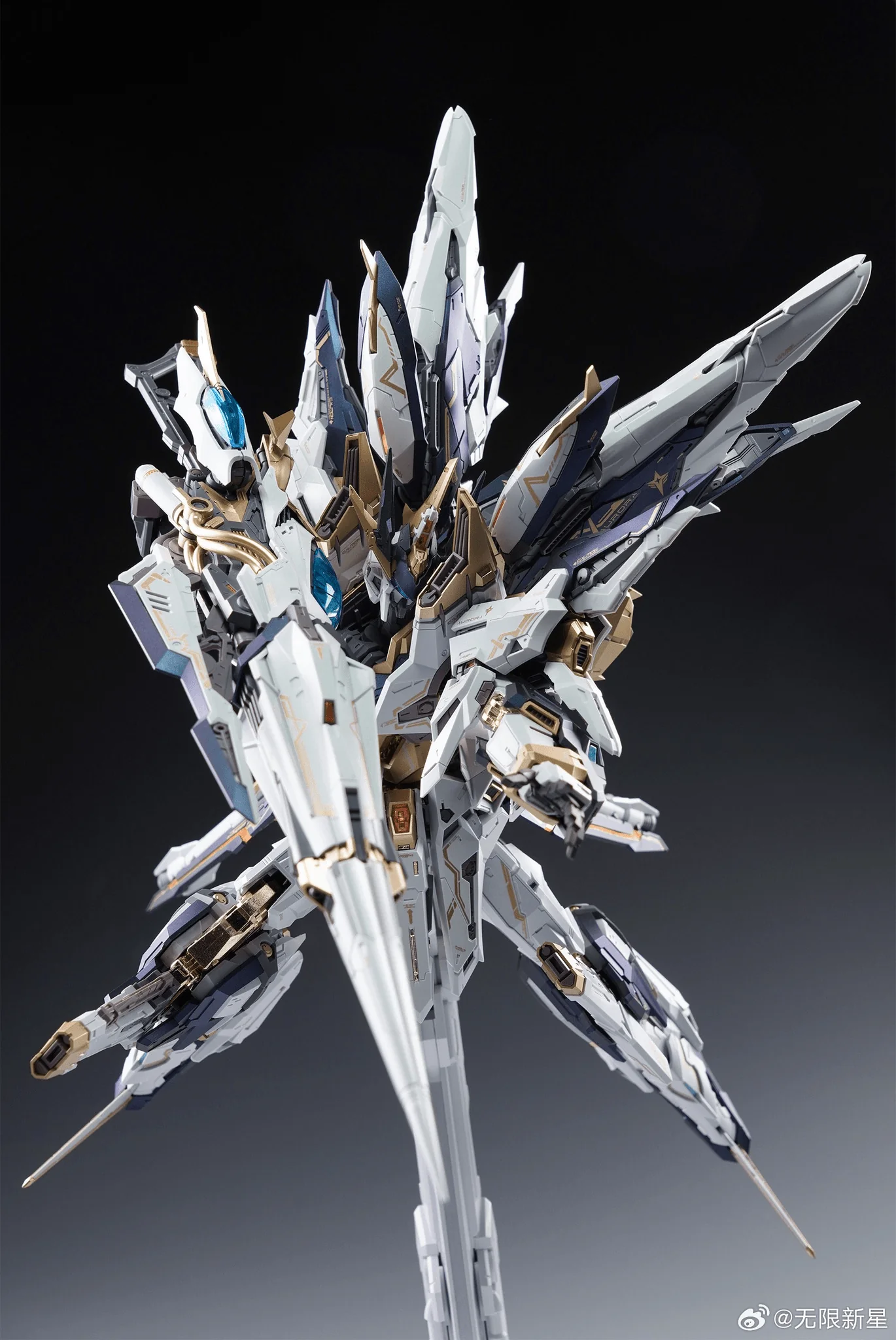 Infinity Nova Aurora 1/100 Scale Model Kit - Image 7