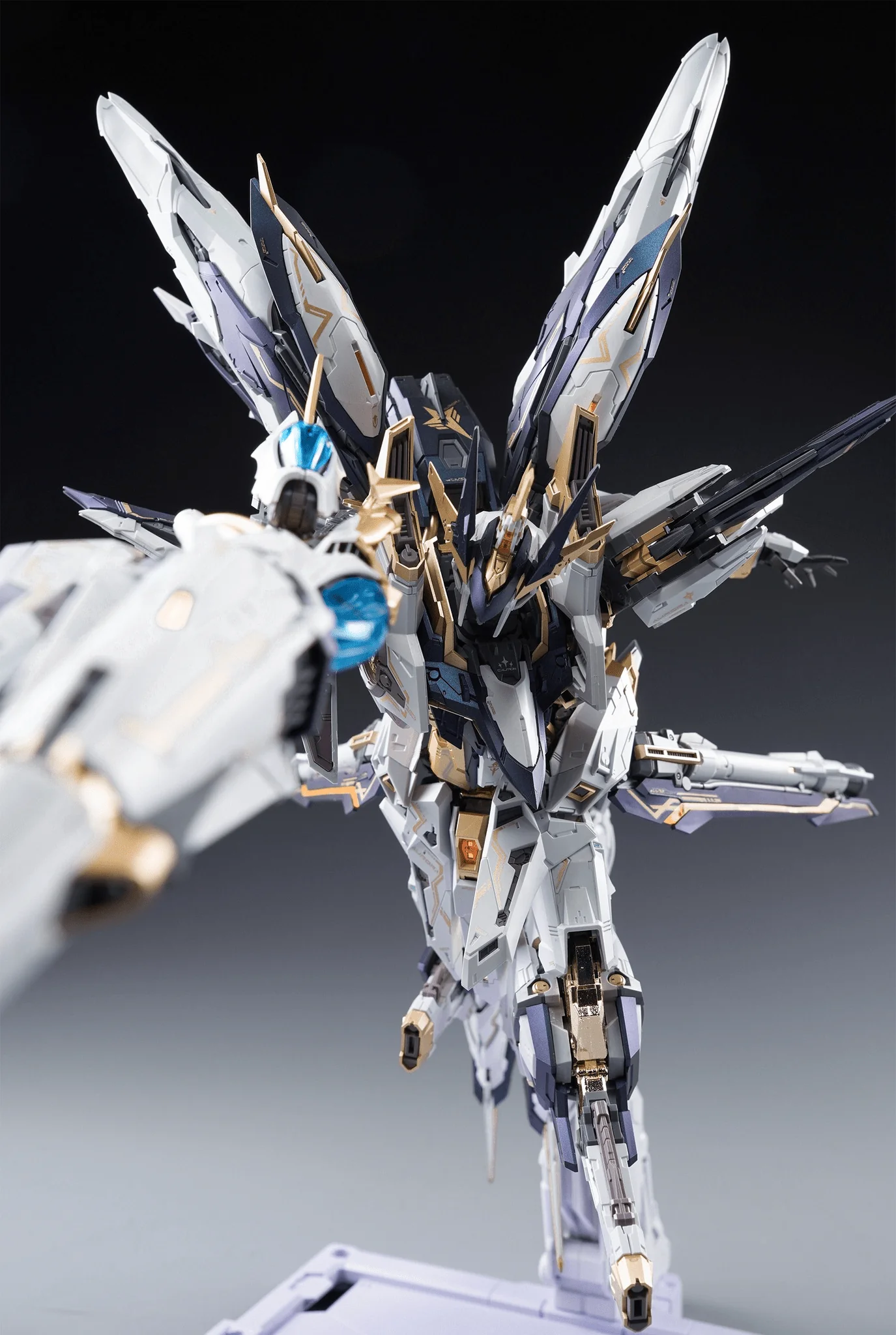 Infinity Nova Aurora 1/100 Scale Model Kit - Image 8