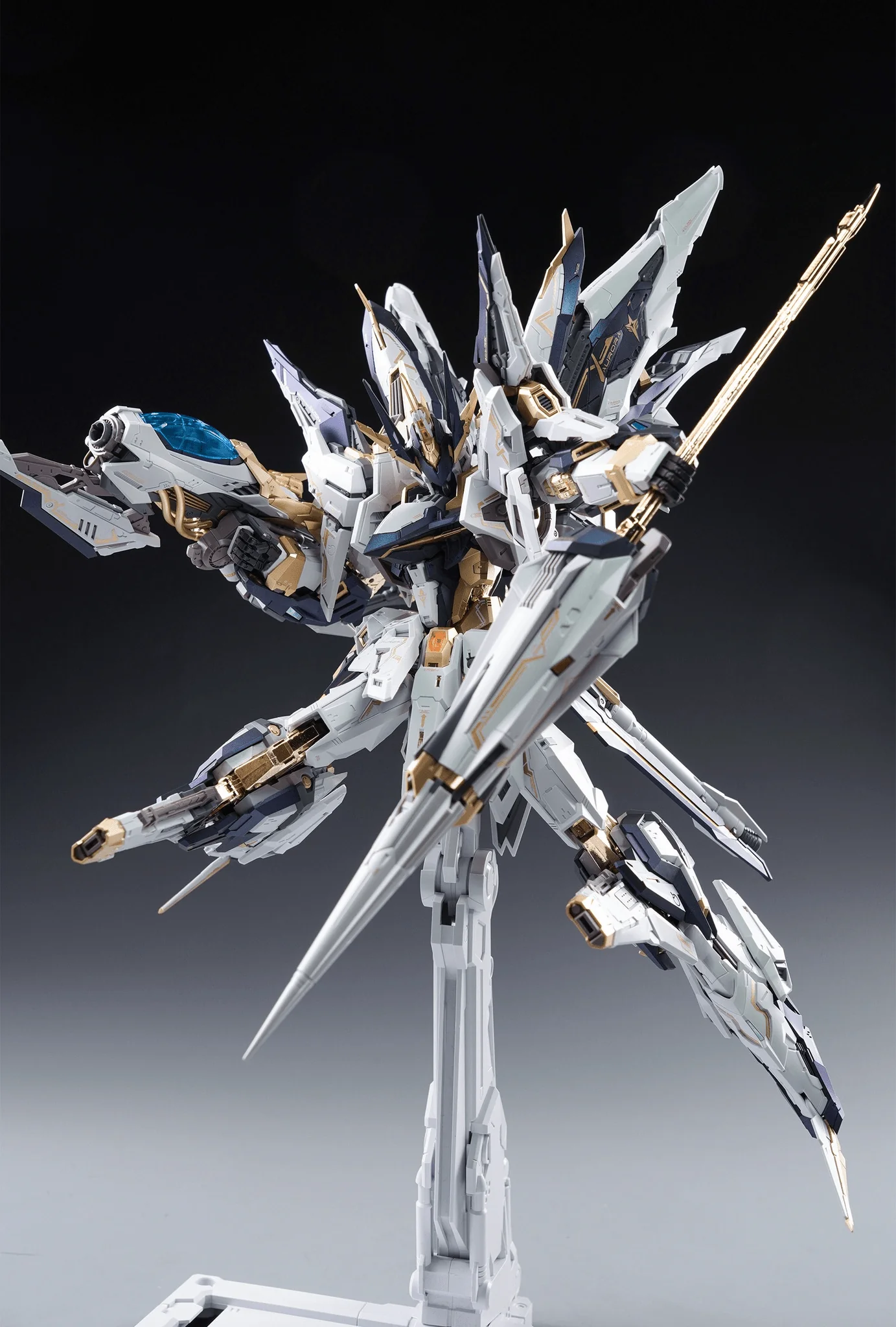 Infinity Nova Aurora 1/100 Scale Model Kit - Image 9