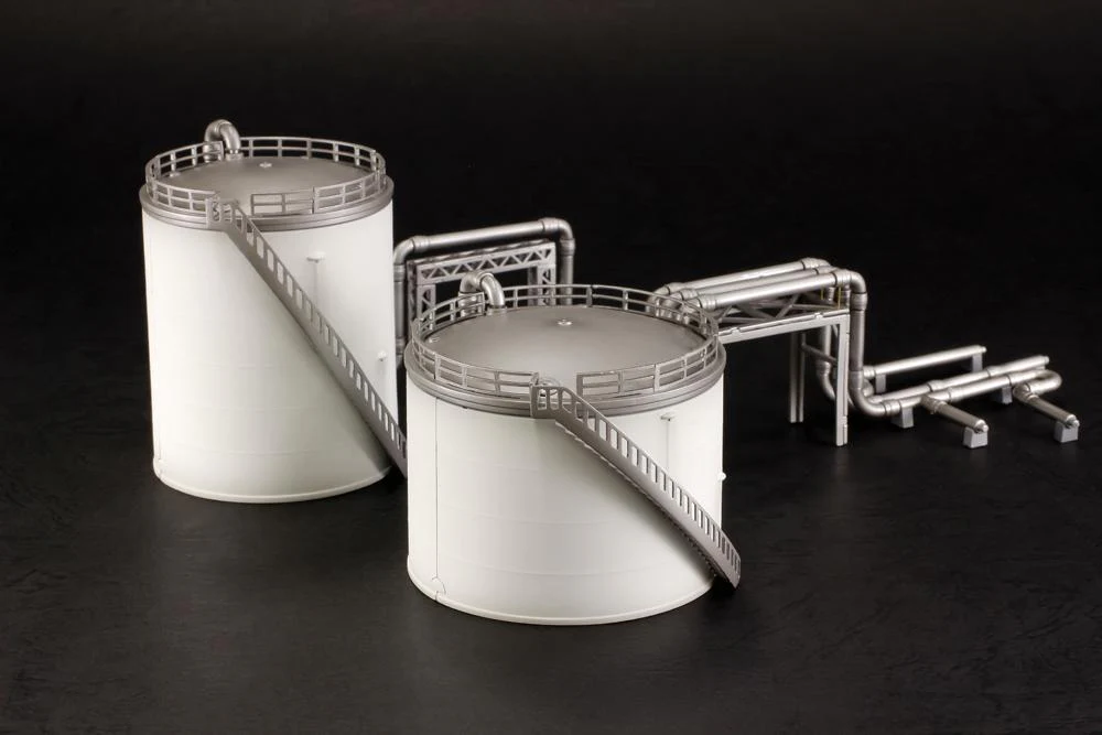 Industrial Area A Storage Tank Model Kit - Image 2