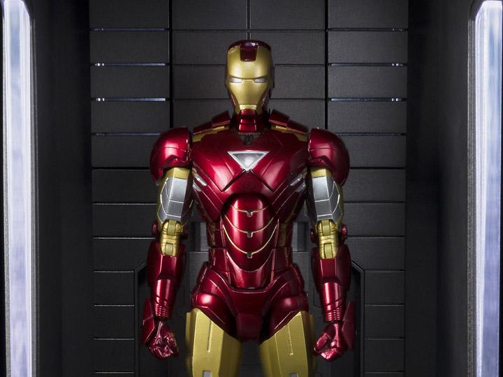 Iron Man 2 S.H.Figuarts Iron Man Mark VI & Hall of Armor Set