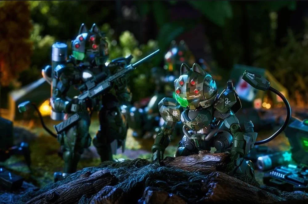 Iron Roars Maneuver Armored Walker C.A.T.-02 Fang (Jungle Camouflage Ver.) 1/60 Scale Limited Edition Model Kit - Image 9