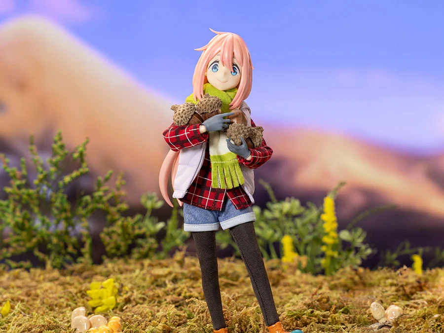 Laid-Back Camp Nadeshiko Kagamihara 1/8 Scale Action Figure