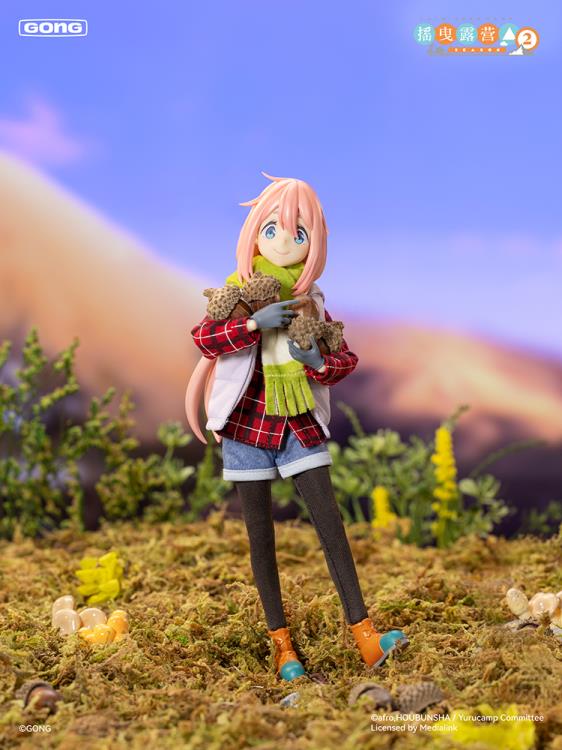 Laid-Back Camp Nadeshiko Kagamihara 1/8 Scale Action Figure - Image 2