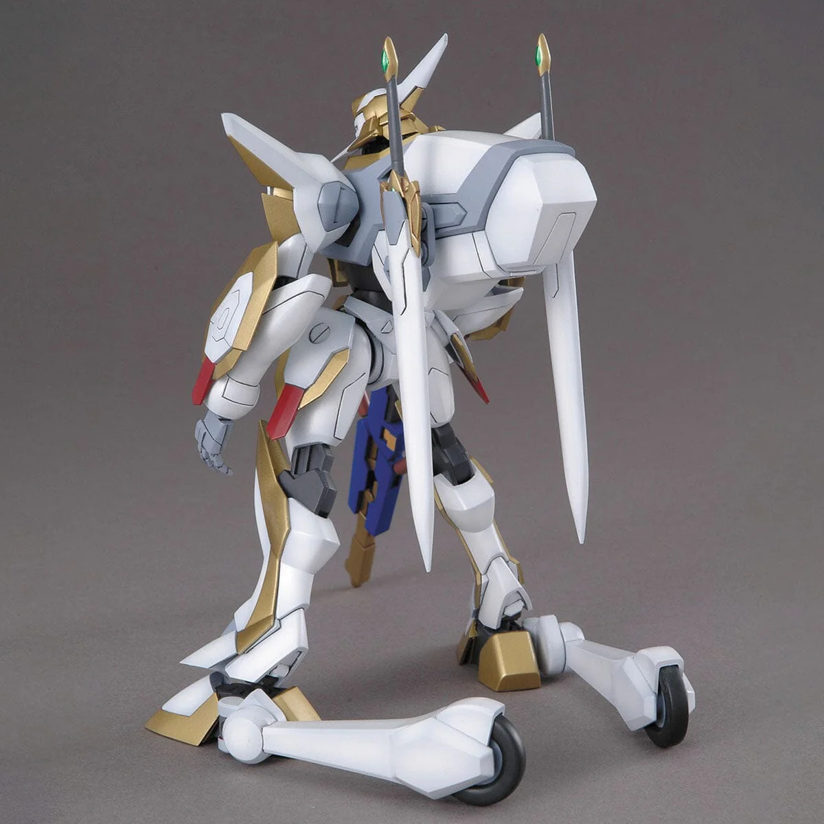 Code Geass Lelouch of the Rebellion Mechanic Collection #01 Lancelot 1/35 Scale Model Kit - Image 4