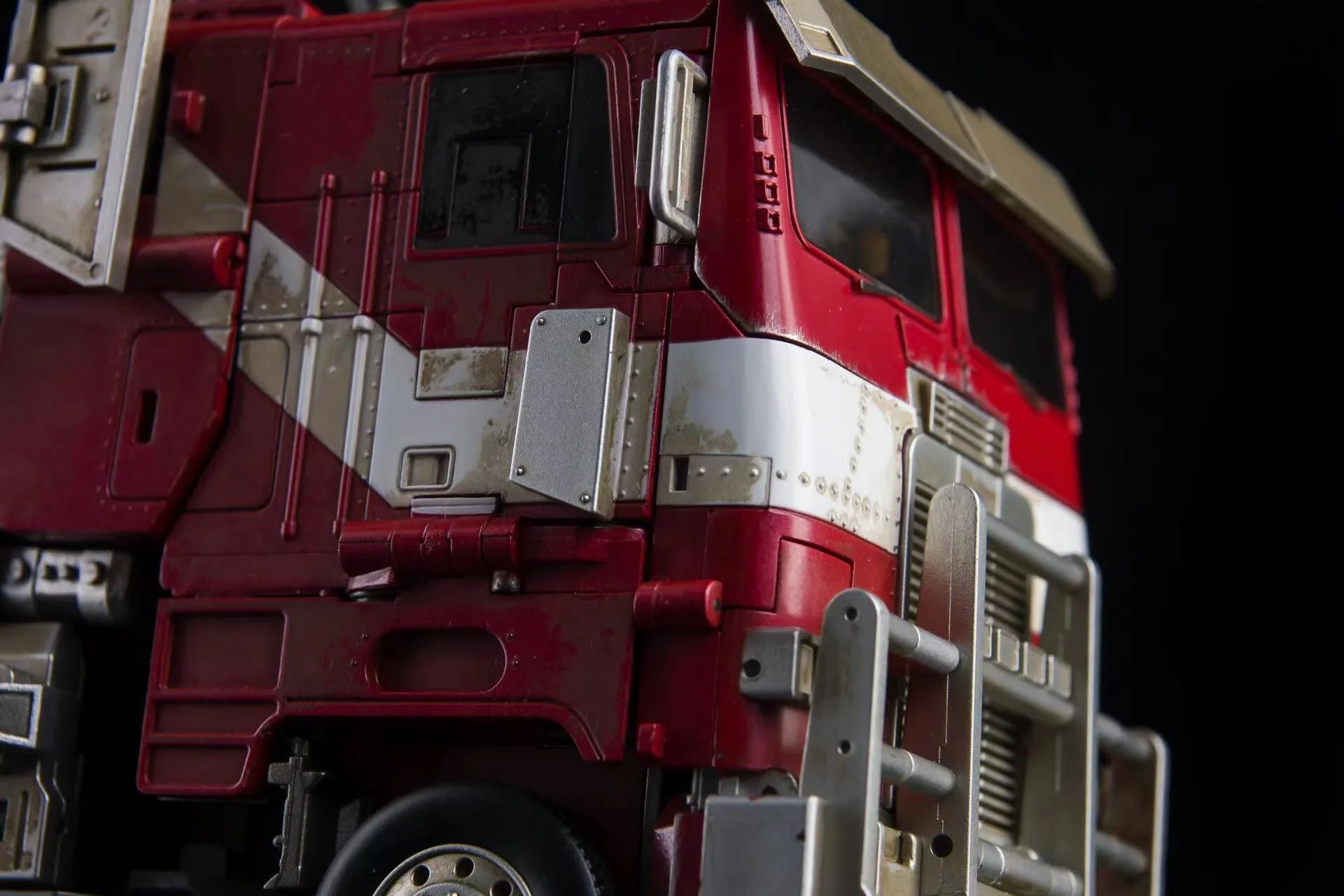 Lucky Cat MVP-01 Atlas Transformable Action Figure - Image 2