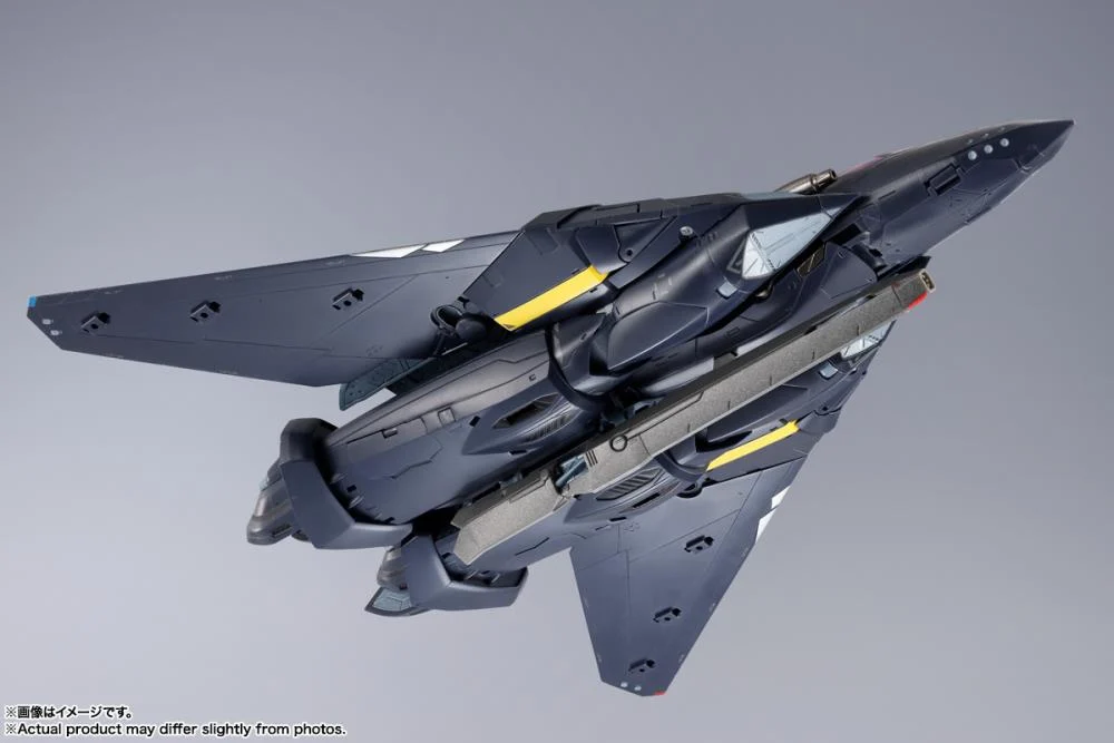 Macross 7 DX Chogokin VF-17S Nightmare Stealth Valkyrie (Gamlin Kizaki) Action Figure - Image 16