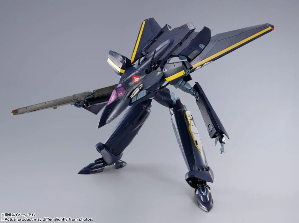Macross 7 DX Chogokin VF-17S Nightmare Stealth Valkyrie (Gamlin Kizaki) Action Figure - Image 8