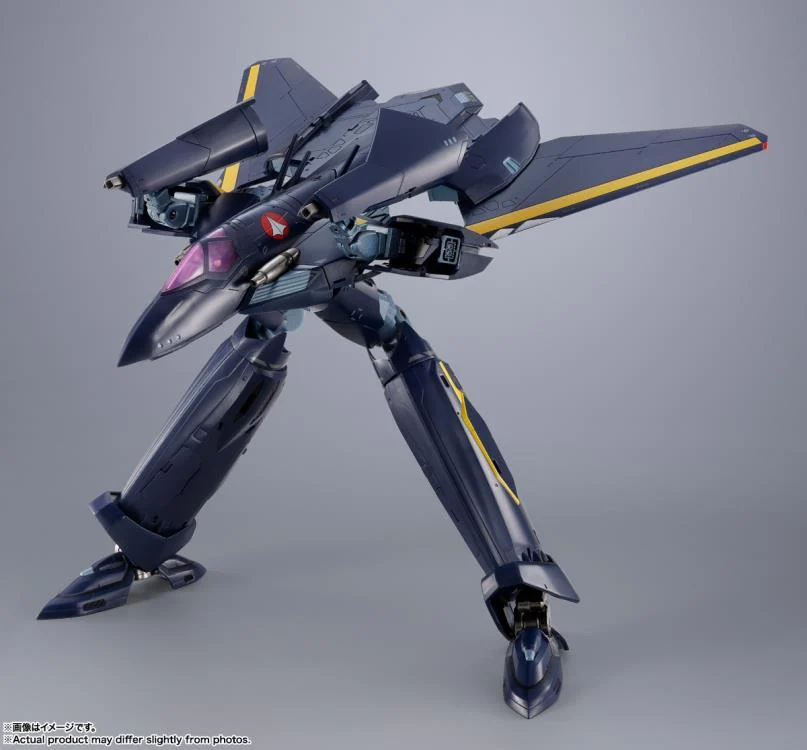 Macross 7 DX Chogokin VF-17S Nightmare Stealth Valkyrie (Gamlin Kizaki) Action Figure - Image 9