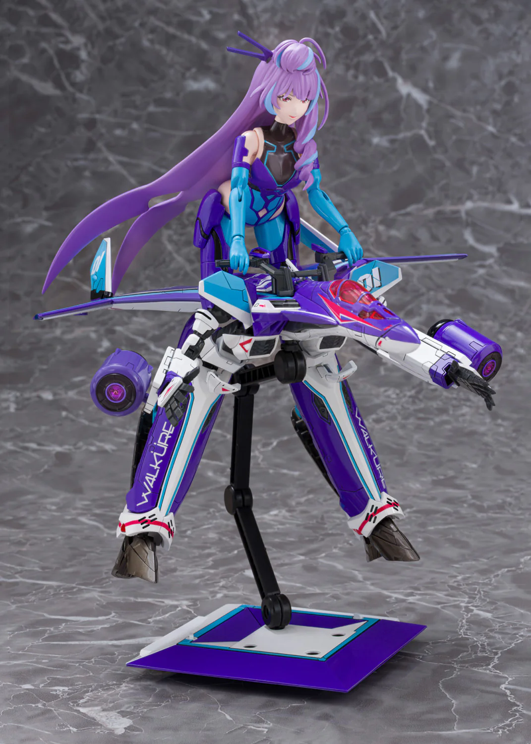 Macross Delta V.F.G. VF-31J Siegfried Mikumo Guynemer Model Kit - Image 14
