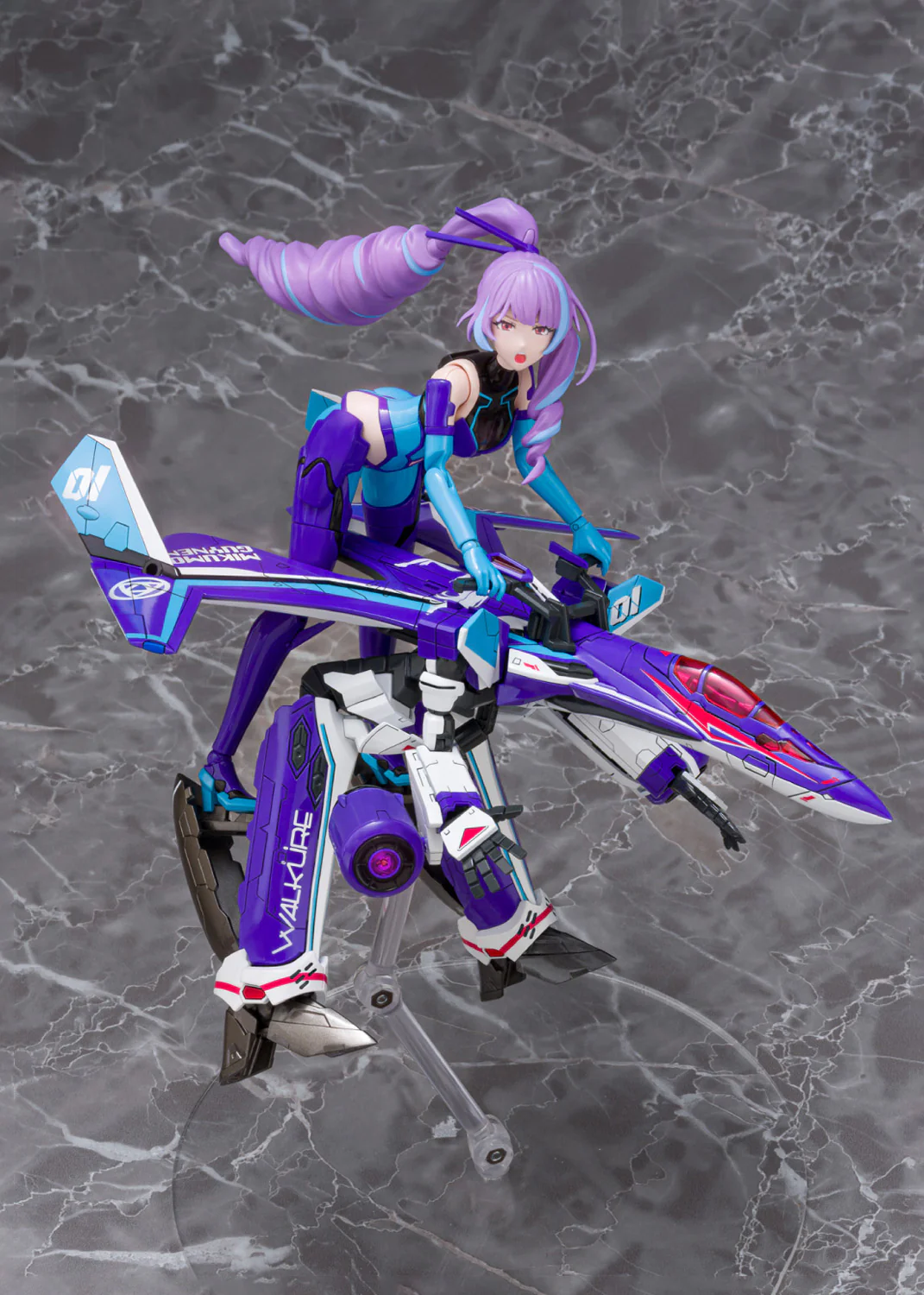 Macross Delta V.F.G. VF-31J Siegfried Mikumo Guynemer Model Kit - Image 16